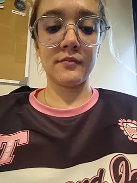 NaomiShimizu online show from 04/17/26, 08:23