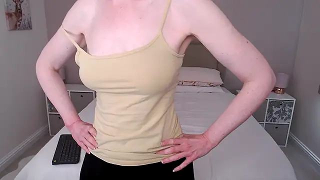 Snapshot of British_Goddess_Anna chatting on 01/21/25, 11:46 British Goddess Anna online show from 01/21/25, 11:46
