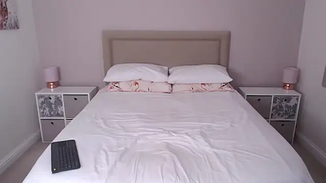 British Goddess Anna online show from 05/19/26, 08:20