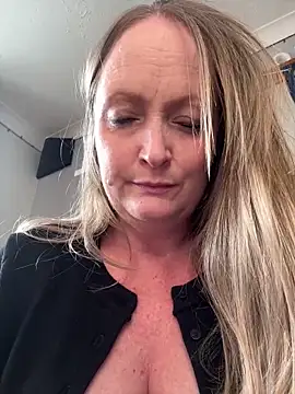 HoneyBluex online show from 03/20/26, 01:05