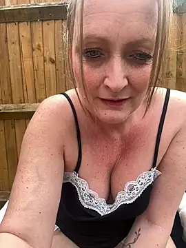 HoneyBluex online show from 03/23/26, 09:35