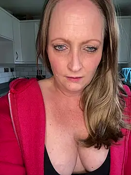 HoneyBluex online show from 04/15/26, 11:28