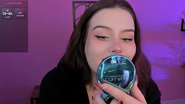 CoralineKeyns online show from 02/18/25, 05:20