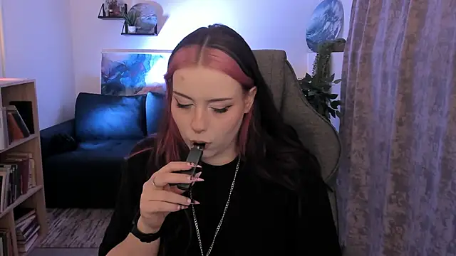 CoralineKeyns online show from 05/21/26, 07:15