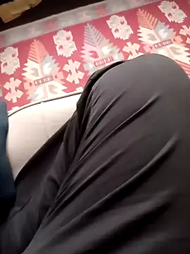 Snapshot of sevinc939 chatting on 12/25/24, 02:13 sevinc939 online show from 12/25/24, 02:13