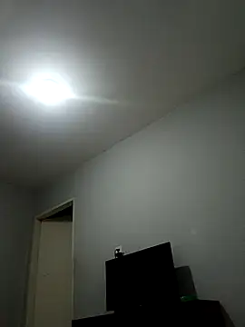 Snapshot of Nicolaskribeiro chatting on 09/10/25, 10:48 Nicolaskribeiro online show from 09/10/25, 10:48