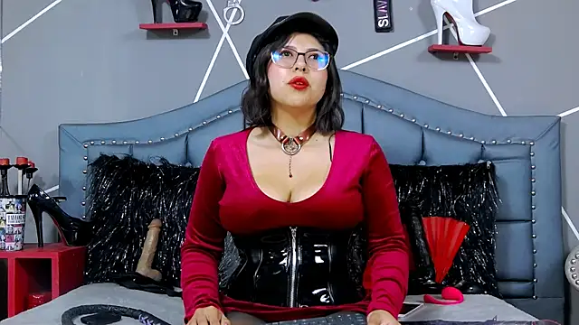 Evangeline online show from 02/28/25, 11:01