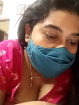 Snapshot of indianlisa5 chatting on 02/15/25, 05:19 indianlisa5 online show from 02/15/25, 05:19