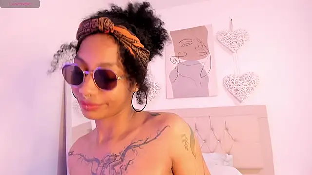 Snapshot of daiana_curly chatting on 01/09/25, 12:52 daiana curly online show from 01/09/25, 12:52