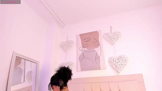 Snapshot of daiana_curly chatting on 02/03/25, 01:30 daiana curly online show from 02/03/25, 01:30