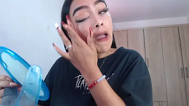 fairylatin222 online show from 02/07/25, 09:04