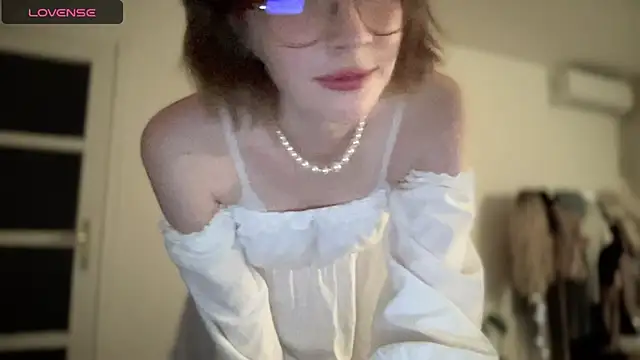 Snapshot of ms_christiana chatting on 11/03/25, 10:10 ms christiana online show from 11/03/25, 10:10