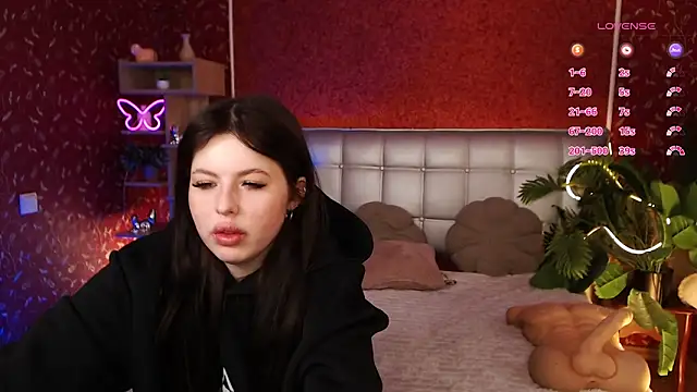 JulieHeets online show from 01/30/25, 08:43