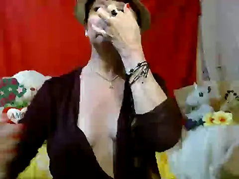 Snapshot of hottieperla chatting on 04/19/26, 04:28 hottieperla online show from 04/19/26, 04:28