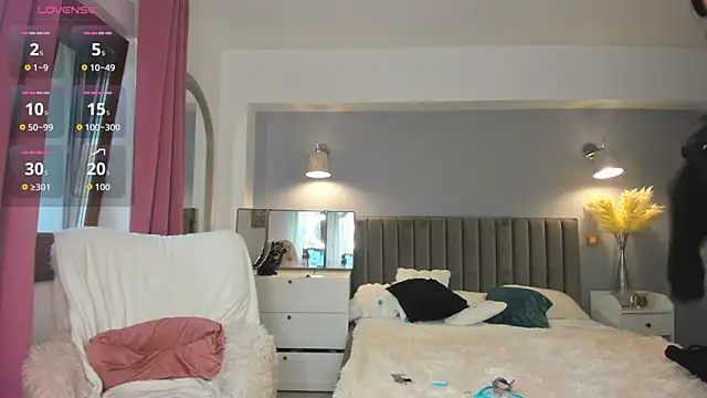 Awesome Jolie online show from 10/23/25, 06:23