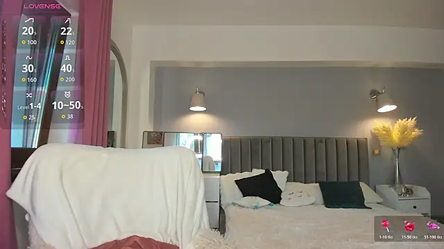 Awesome Jolie online show from 10/31/25, 08:04