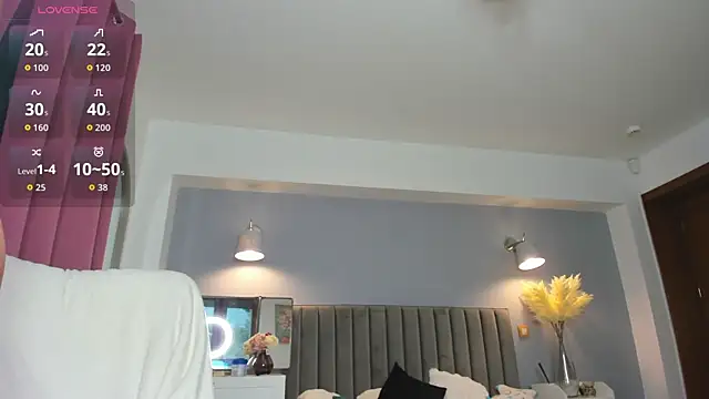 Awesome Jolie online show from 12/14/25, 08:09