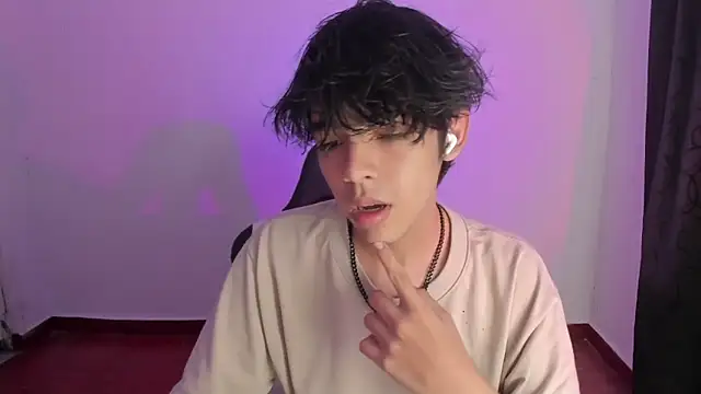 Snapshot of Alan26_ chatting on 01/10/25, 02:45 Alan26 online show from 01/10/25, 02:45