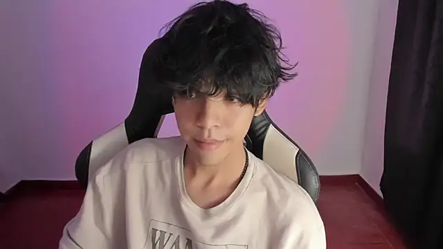 Snapshot of Alan26_ chatting on 01/16/25, 12:45 Alan26 online show from 01/16/25, 12:45