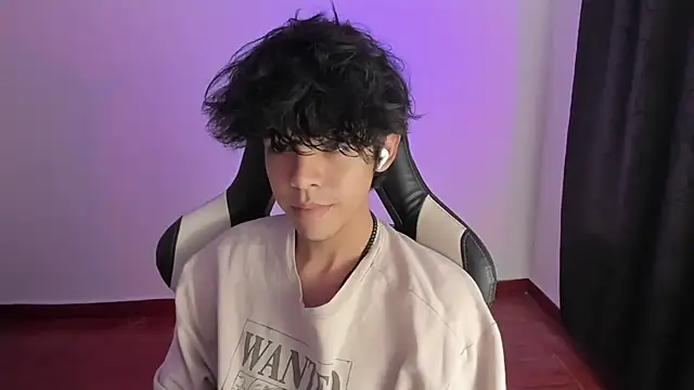 Snapshot of Alan26_ chatting on 01/16/25, 03:24 Alan26 online show from 01/16/25, 03:24