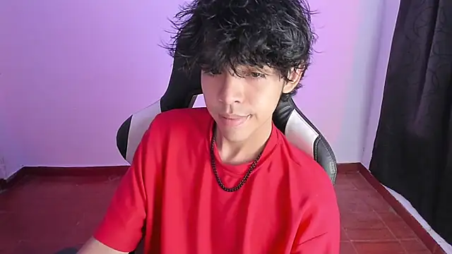 Snapshot of Alan26_ chatting on 02/18/25, 02:16 Alan26 online show from 02/18/25, 02:16