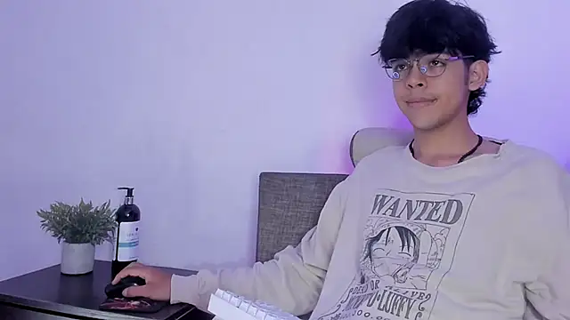 Snapshot of Alan26_ chatting on 03/10/25, 08:45 Alan26 online show from 03/10/25, 08:45