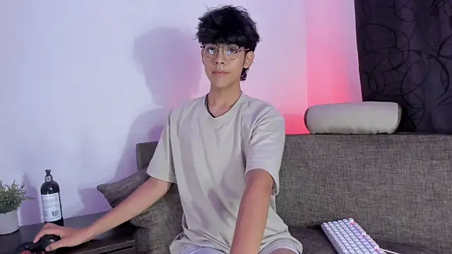 Snapshot of Alan26_ chatting on 03/15/25, 09:16 Alan26 online show from 03/15/25, 09:16