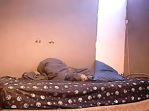 Snapshot of twinkerbell344 chatting on 01/14/26, 12:05 twinkerbell344 online show from 01/14/26, 12:05