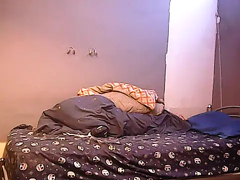 Snapshot of twinkerbell344 chatting on 02/15/26, 11:23 twinkerbell344 online show from 02/15/26, 11:23