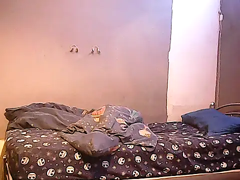 Snapshot of twinkerbell344 chatting on 02/28/26, 08:37 twinkerbell344 online show from 02/28/26, 08:37