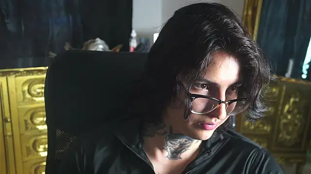 dantecoppolaa  online show from 02/12/25, 09:11