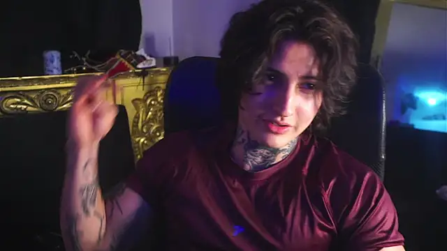 dantecoppolaa  online show from 02/18/25, 12:04