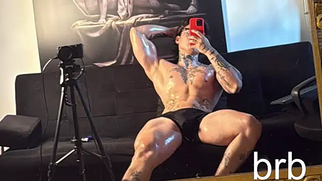 dantecoppolaa  online show from 09/22/25, 11:07