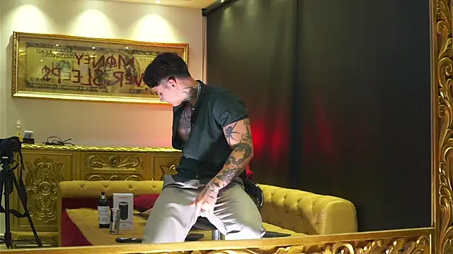 dantecoppolaa  online show from 04/16/26, 11:29