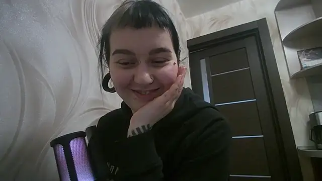 Snapshot of MoorderxDoll chatting on 12/23/24, 10:55 MoorderxDoll online show from 12/23/24, 10:55