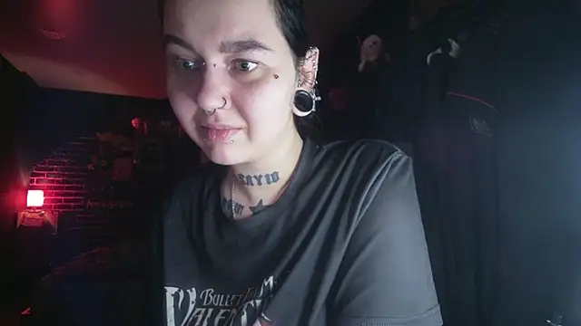 Snapshot of MoorderxDoll chatting on 02/14/25, 09:10 MoorderxDoll online show from 02/14/25, 09:10