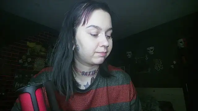 Snapshot of MoorderxDoll chatting on 10/05/25, 07:34 MoorderxDoll online show from 10/05/25, 07:34