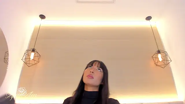 Snapshot of aprilalen chatting on 11/11/25, 06:24 aprilalen online show from 11/11/25, 06:24