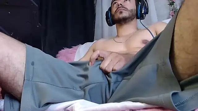 Snapshot of Tommhot chatting on 01/06/25, 09:19 Tommhot online show from 01/06/25, 09:19