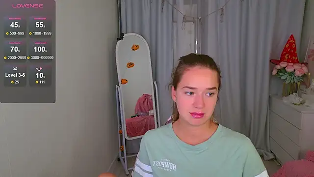 LovelyJessie online show from 10/26/25, 01:50