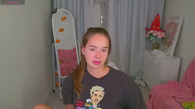 LovelyJessie online show from 10/28/25, 11:58