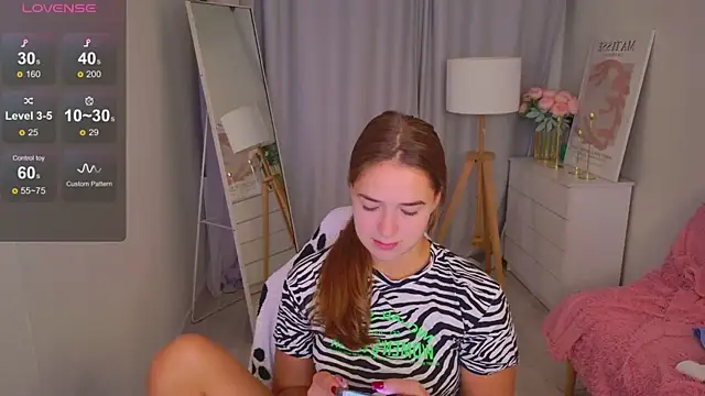 LovelyJessie online show from 05/18/26, 02:01