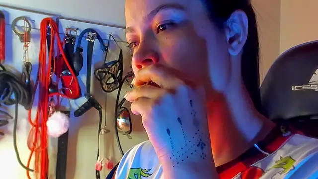 scarlet-kennedy98 online show from 04/15/26, 09:59