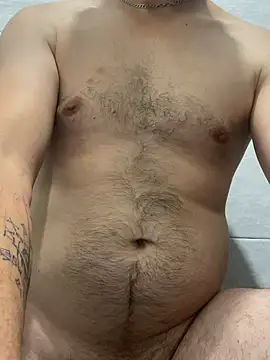 Snapshot of vanho29 chatting on 10/08/25, 01:03 vanho29 online show from 10/08/25, 01:03