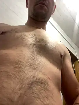 Snapshot of vanho29 chatting on 10/20/25, 12:00 vanho29 online show from 10/20/25, 12:00