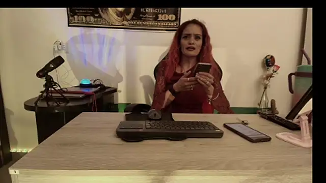 Julieta Wall  online show from 04/07/26, 12:33