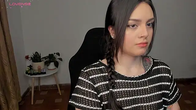 Snapshot of anaveleeez chatting on 02/02/25, 11:21 anaveleeez online show from 02/02/25, 11:21