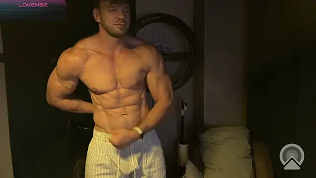 Snapshot of ericeric507 chatting on 09/13/25, 05:24 ericeric507 online show from 09/13/25, 05:24