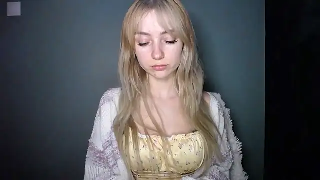 LuciaYoung online show from 01/07/26, 07:38