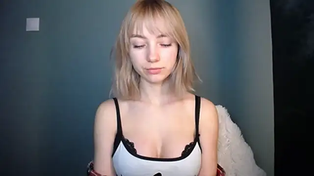 LuciaYoung online show from 02/23/26, 08:01